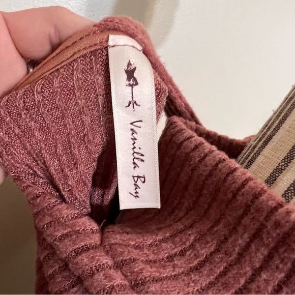 Vanilla Bay Heathered Burgundy Left Sleeve Cutout Long Sleeve Sweater - Size L - Picture 6 of 7